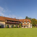 Krone Am Park - Gaestehaus Des Krone