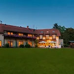 فندق Krone Am Park - Gaestehaus Des Krone آلتسناو اين اونترفرانكن