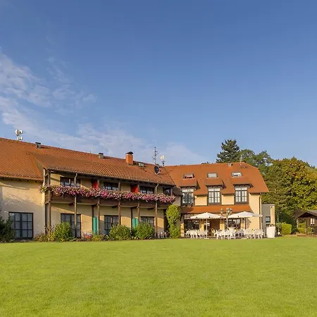 Krone Am Park - Gaestehaus Des Krone