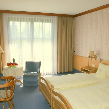 Krone Am Park - Gaestehaus Des Krone Otel