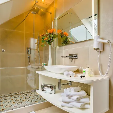 Krone Am Park - Gaestehaus Des Krone Otel 3*