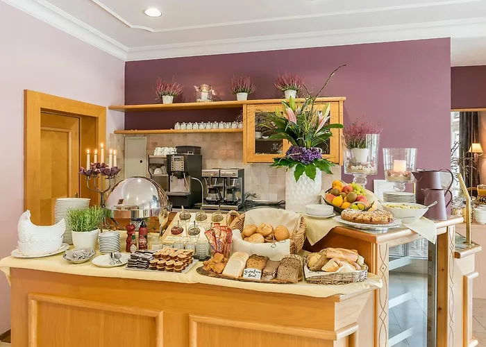 Hotell Krone Am Park - Gaestehaus Des Krone